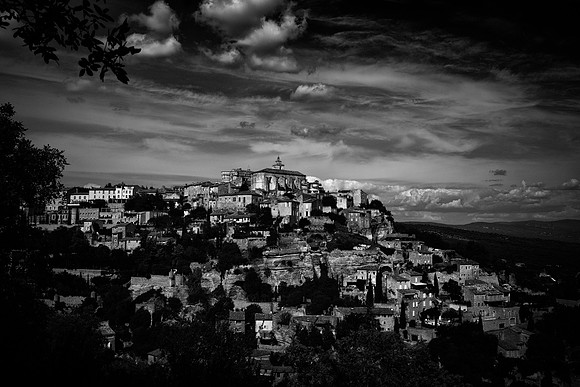 Gordes by Dean Chiang, Xyclopx