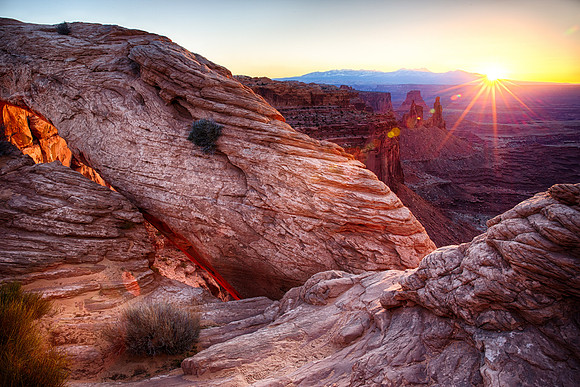 Sunrise Mesa Arch, by Dean Chiang, Xyclopx